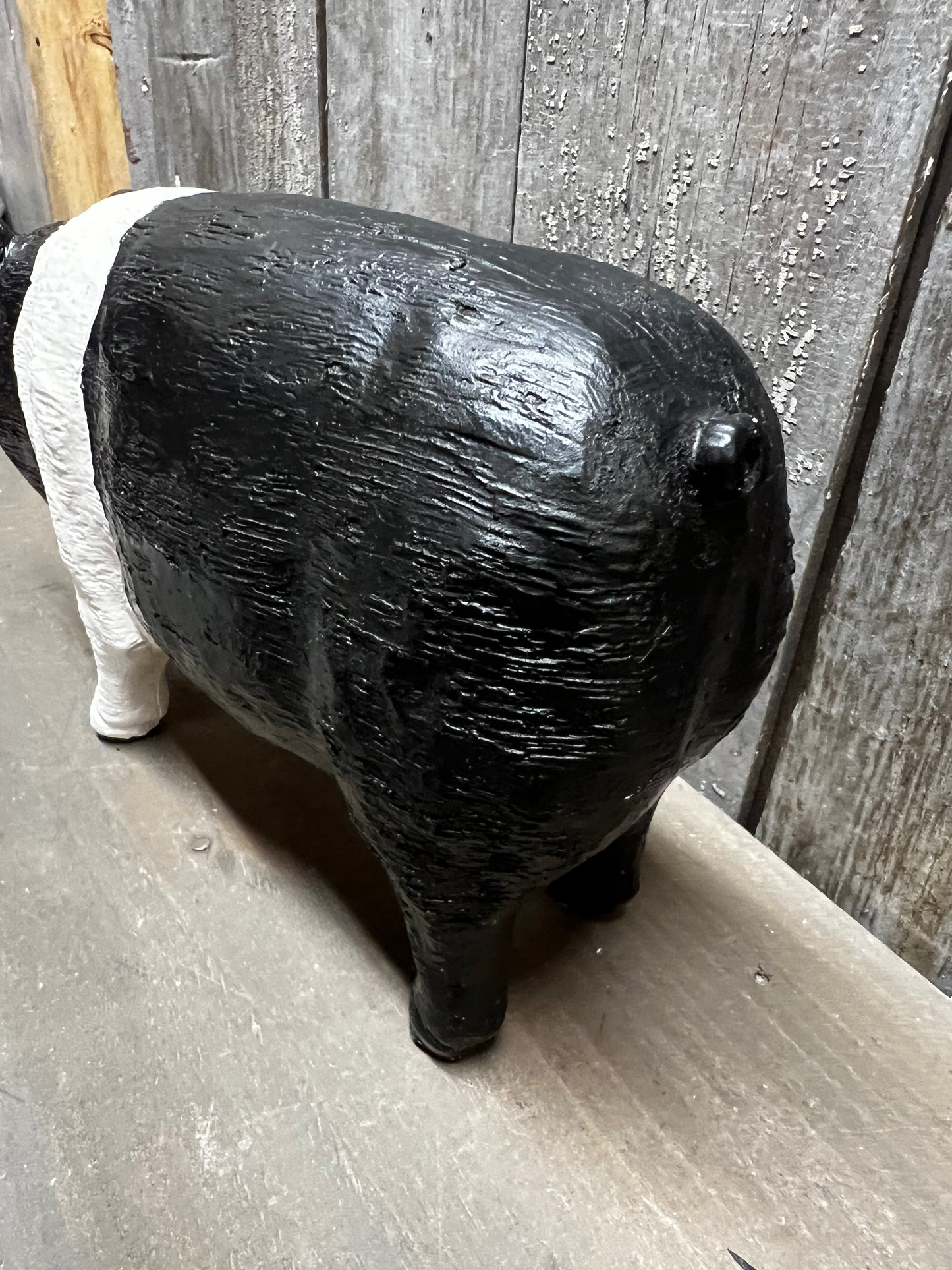 PIG, 9.5", Resin