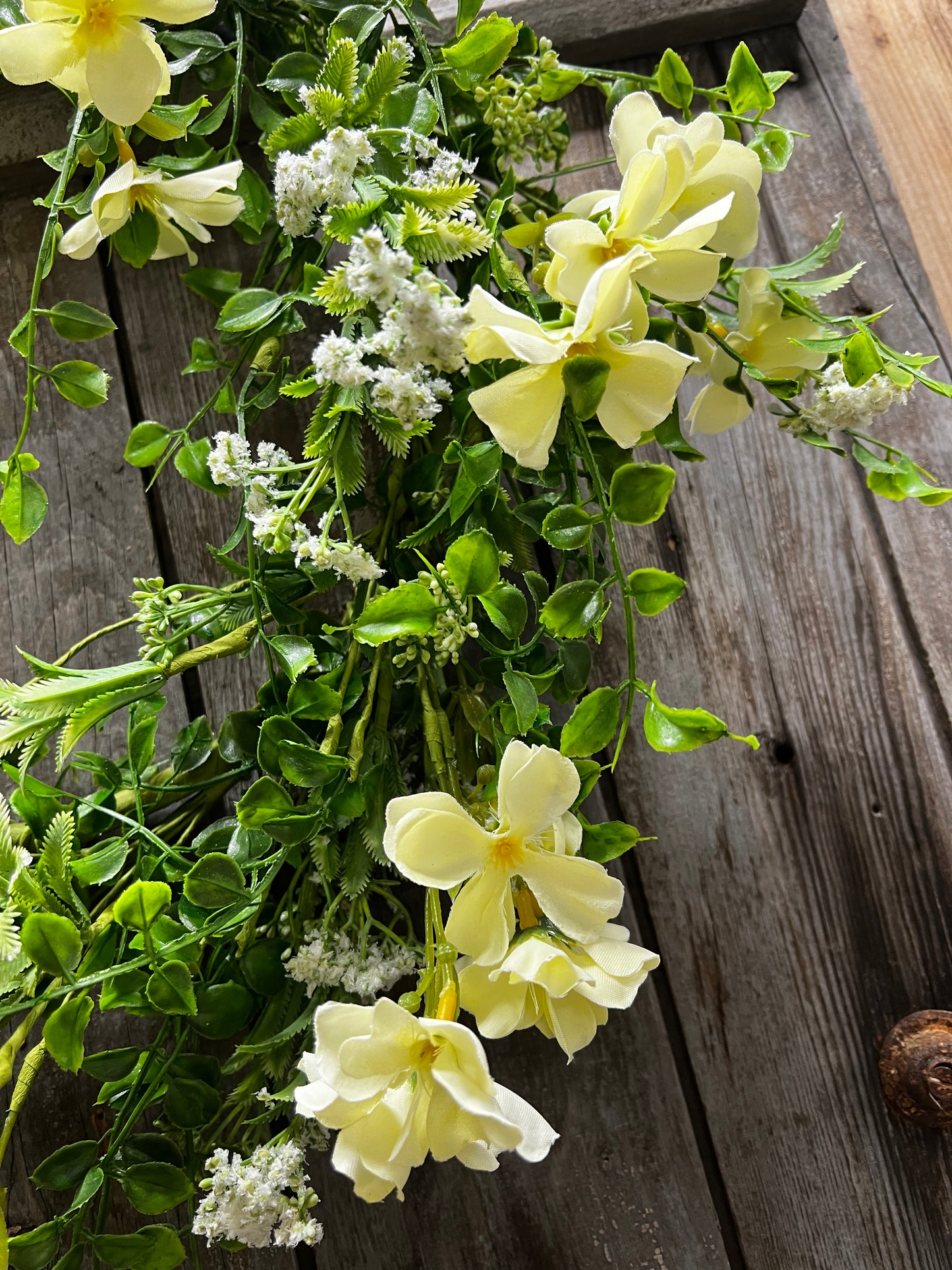 Wreath, 22", HEAVENLY BLOSSOMS