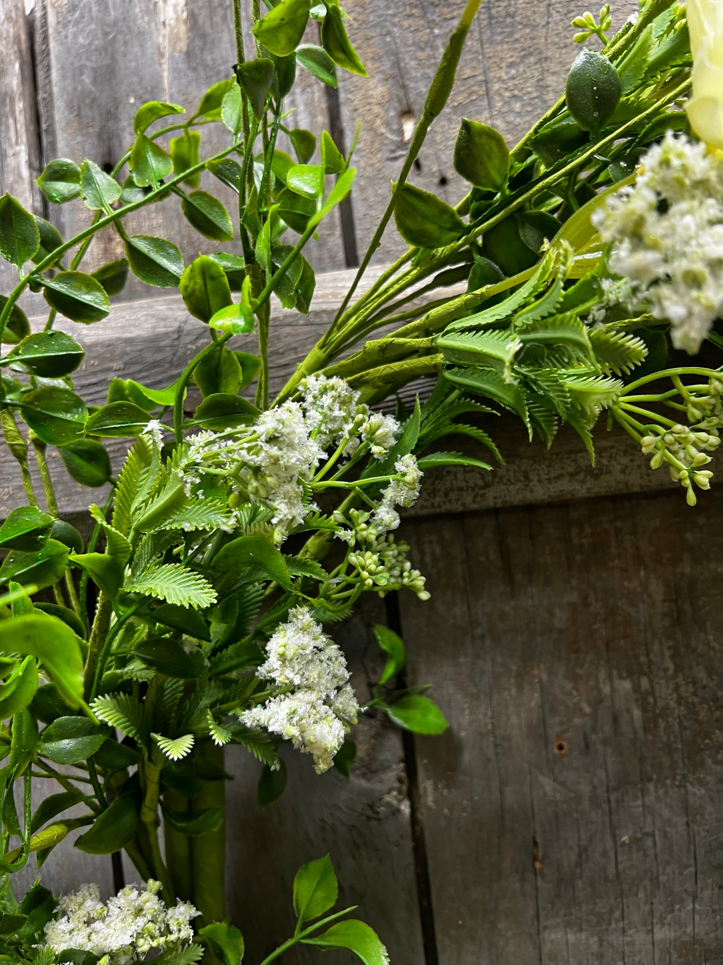 Wreath, 22", HEAVENLY BLOSSOMS