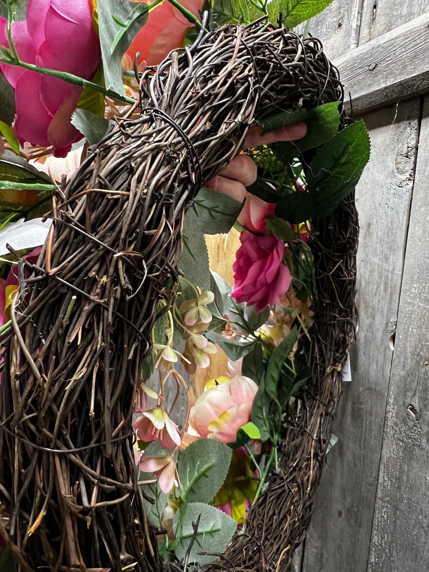 Wreath, 22", MIXED CABBAGE ROSE