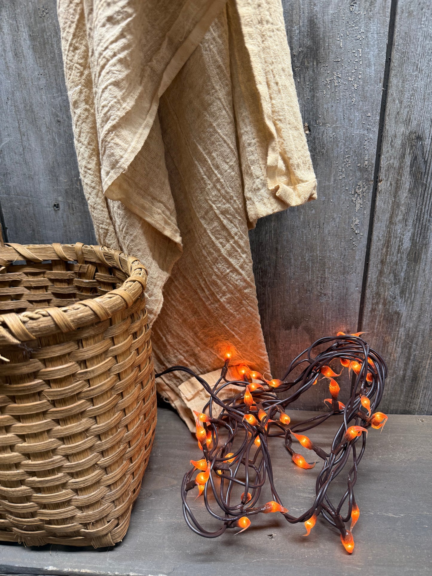 Lights, 50 Count, Silicone Dipped, NUTMEG