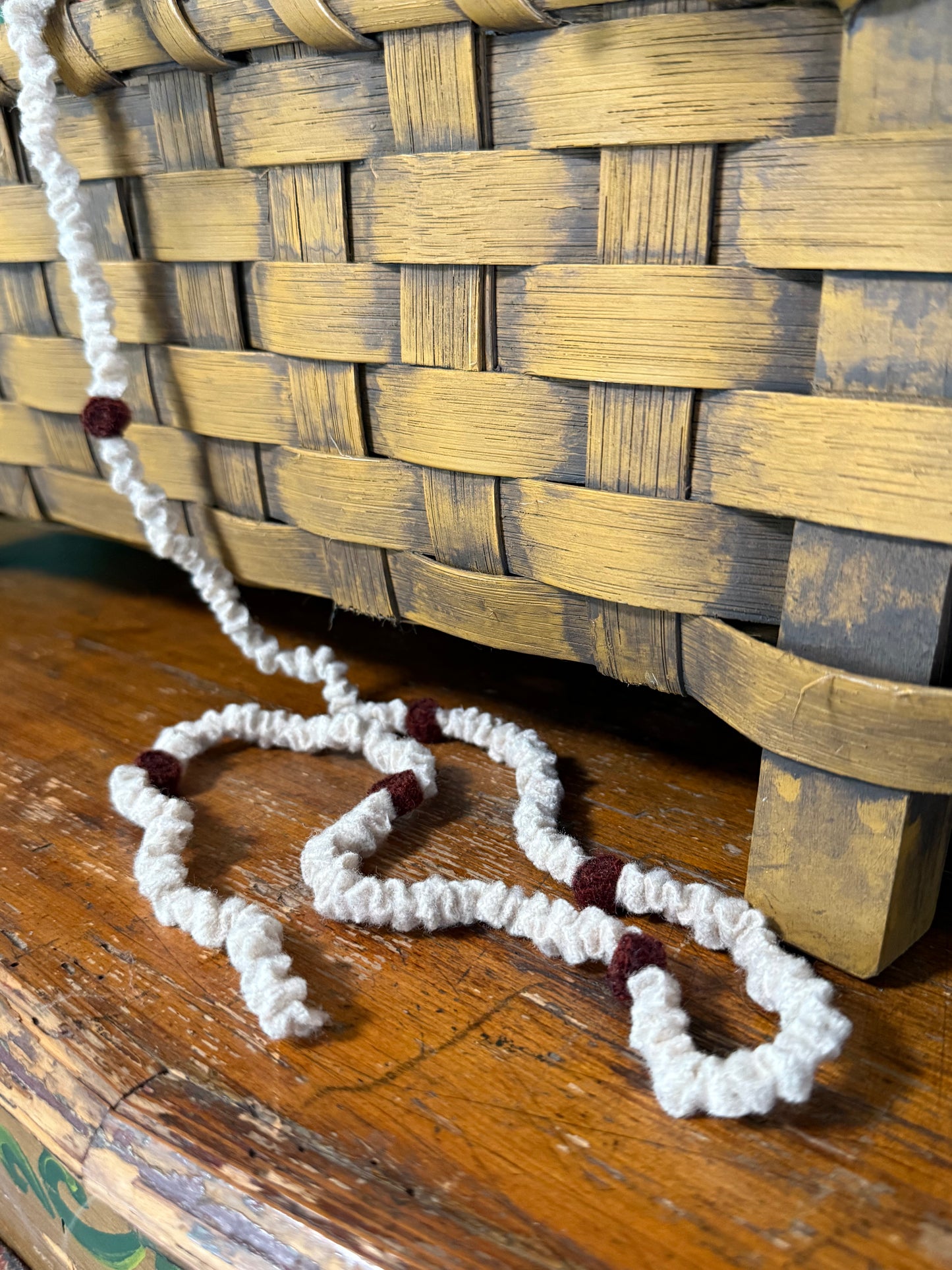 Kit/Tutorial, MINI WOOL POPCORN CRANBERRY GARLAND