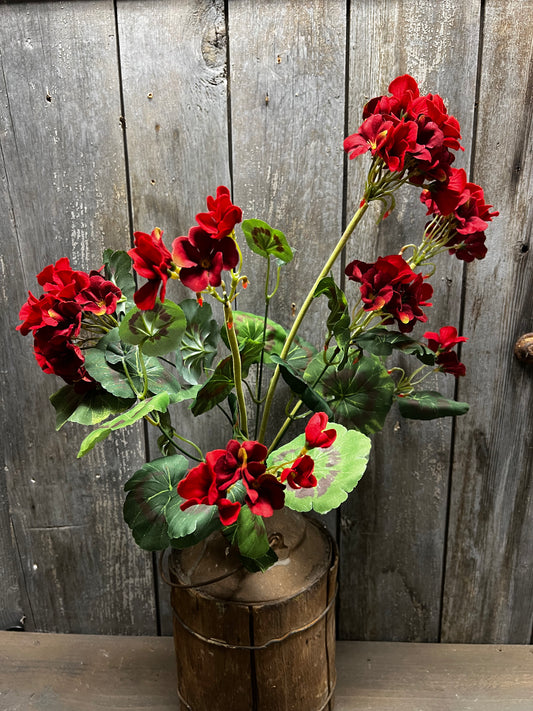 Bush, Geranium, 20", RED