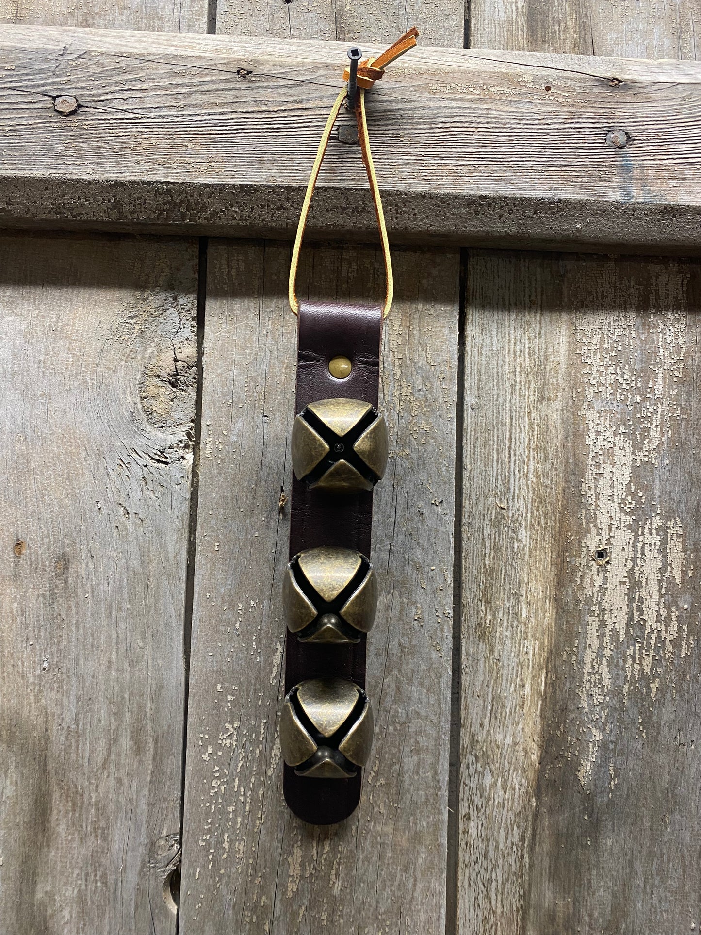 3 Bell Strap, DK BROWN/ANTIQUE BRASS