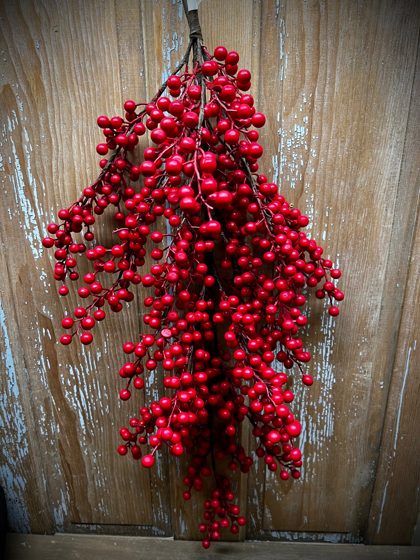 Weatherproof Berries, Matte Finish, 31" DROP