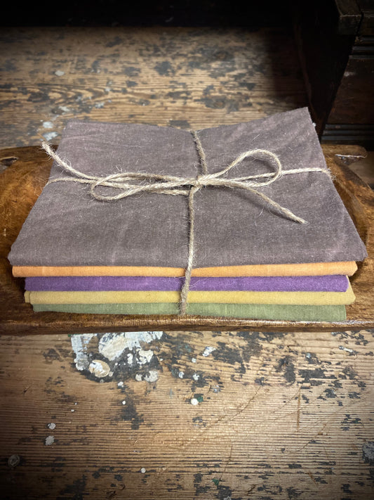 Garden's End, Aged Muslin Bundle, 5 Pieces