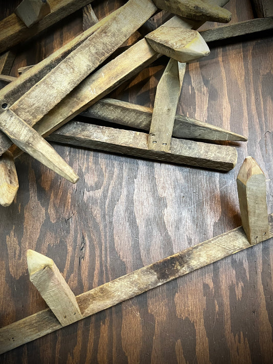 Split Lath Peg Rack, 20", 2 Peg