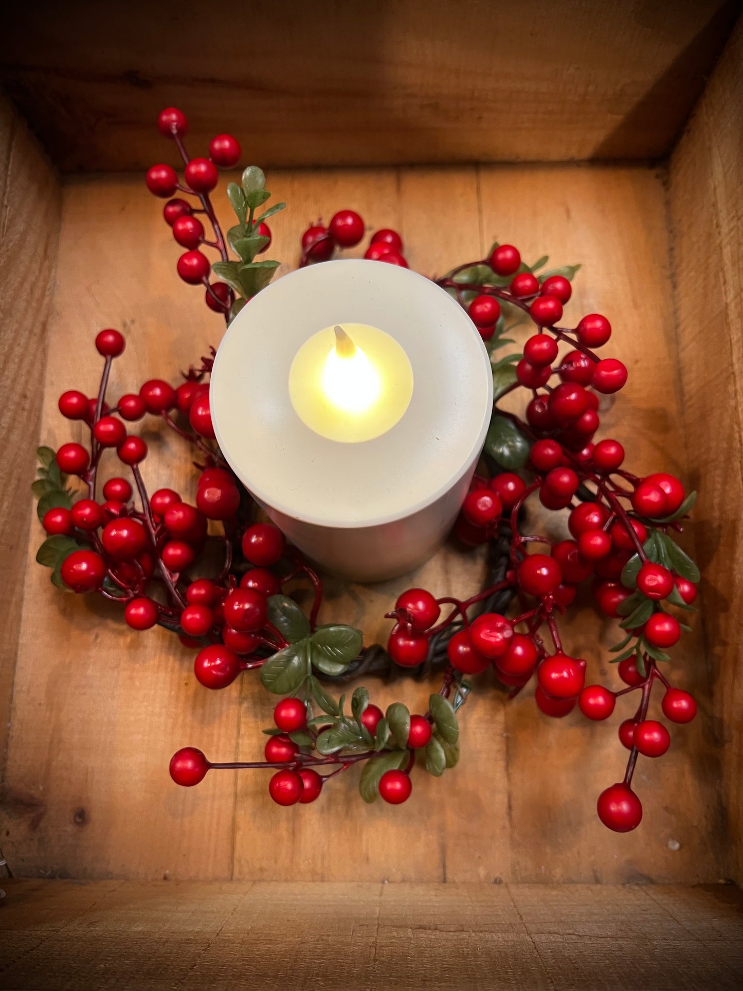 Berry & Leaf Candle Ring, Weatherproof