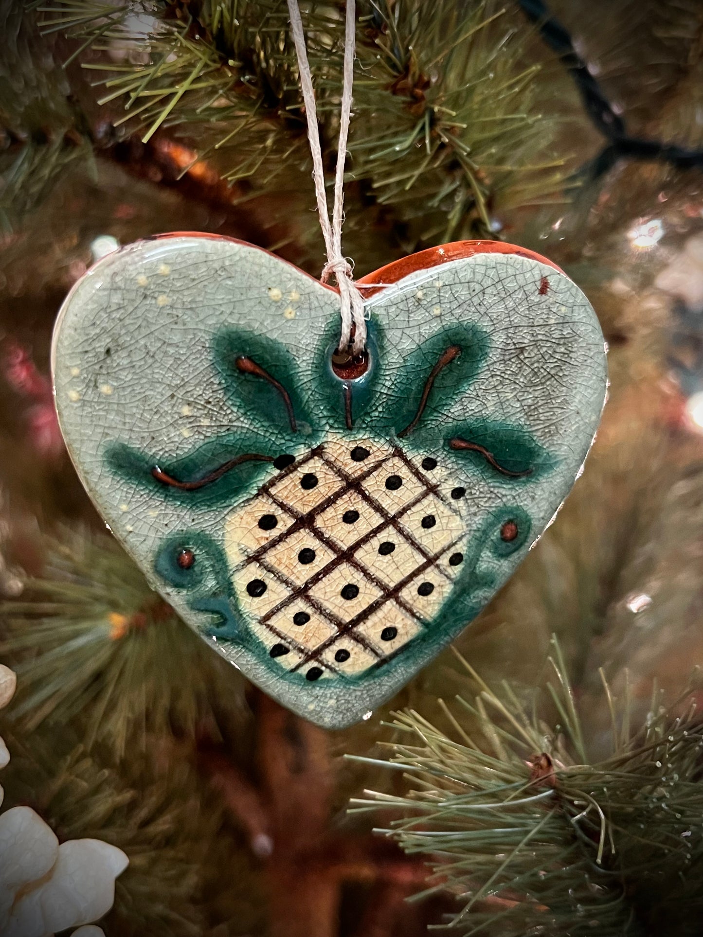 Ornament, HEART GREEN W/ PINEAPPLE