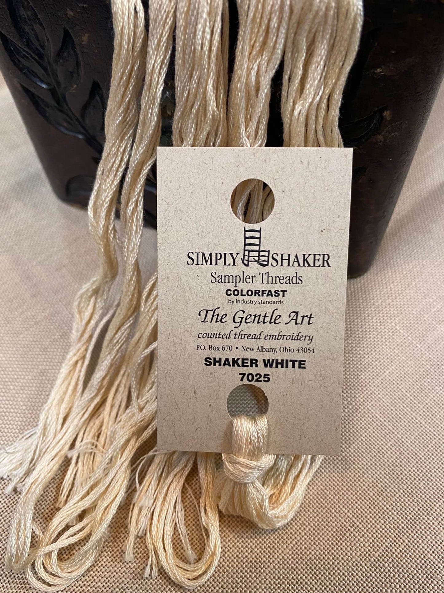 Shaker White, 7025, Sampler Threads